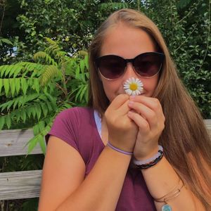 Meet your Posher, Liz